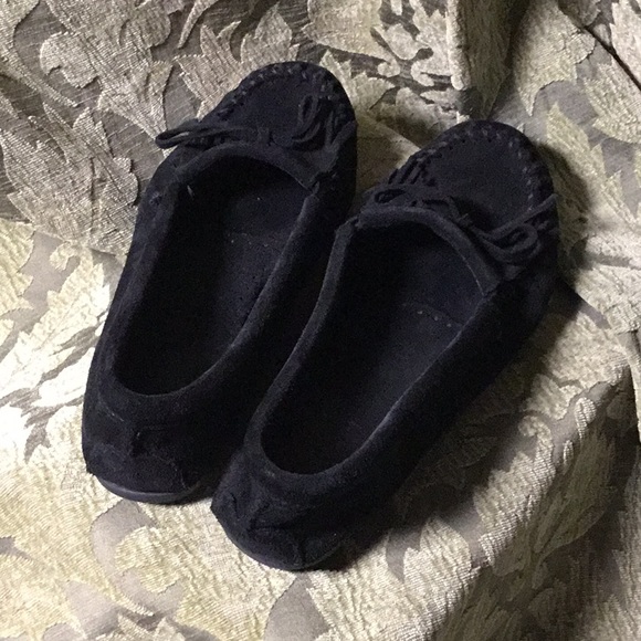 Minnetonka Moccasins - Picture 6 of 7